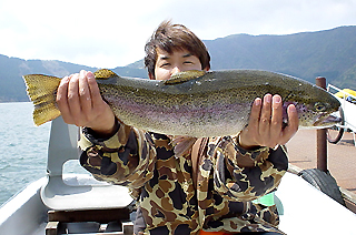 2002.04.13 芦ノ湖トラウト釣行