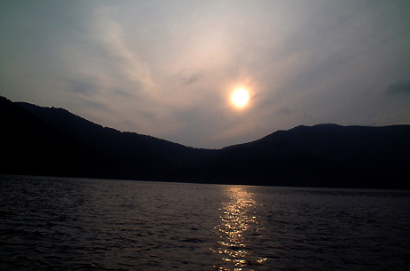 夕方の芦ノ湖