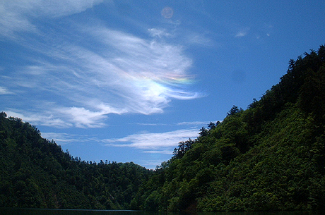 虹色の雲
