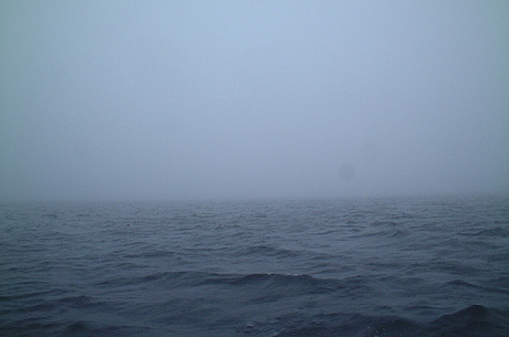 濃霧の芦ノ湖